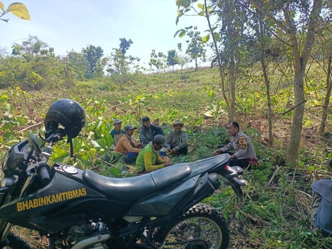 
					Gandeng Petani Hutan, Bhabinkamtibmas Sambongrejo Perkuat Ketahanan Pangan dan Kelestarian Lingkungan