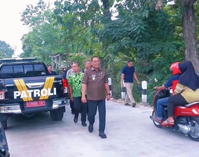 
					Jembatan Kedungwungu Pulokulon Kembali Difungsikan, Bupati Grobogan Tinjau Langsung