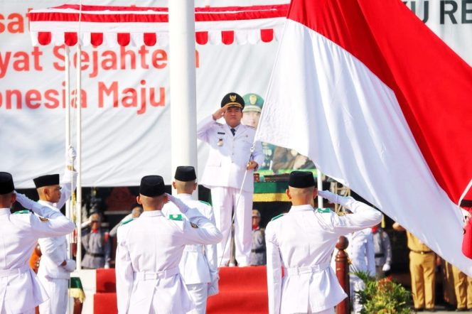 
					Paskibraka Blora Sukses Kibarkan Bendera Merah Putih pada Upacara HUT ke-80 RI