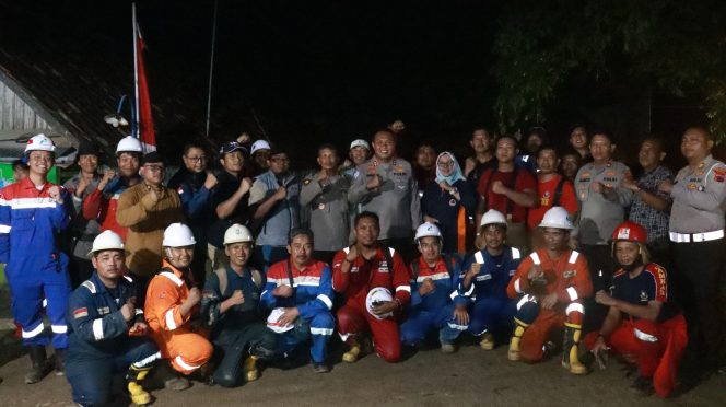 
					Api Sumur Minyak Gandu Akhirnya Padam, Kapolres Blora Apresiasi Sinergi Tim Gabungan