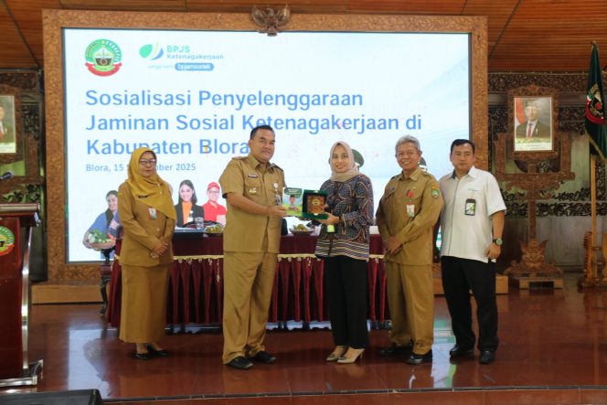 
					Pemkab Blora Gelar Sosialisasi Perda Jaminan Sosial Ketenagakerjaan, Bupati Dorong Perlindungan bagi Pekerja Rentan