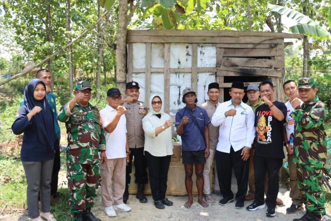 
					Warga Hidup Sebatang Kara di Jepon, Pemkab Blora dan Baznas Beri Bantuan Rumah Layak Huni