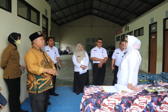 
					Wabup Blora Sidak Program Makan Bergizi Gratis di SMK Khozinatul Ulum Todanan