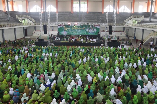 
					Ribuan Muslimat dan Fatayat NU ‘Guncang’ GOR Mustika, Harlah Ke-79 Jadi Ajang Konsolidasi dan Kebersamaan