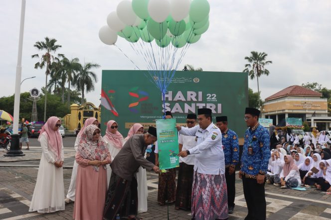 Semarak Hari Santri di Blora, Ribuan Santri Khozinatul Ulum Gelar Pawai Kebangsaan Meriah