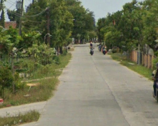 
					Kecelakaan di Jalan Raya Peting–Menden, Pengendara Motor Lansia Alami Luka Serius