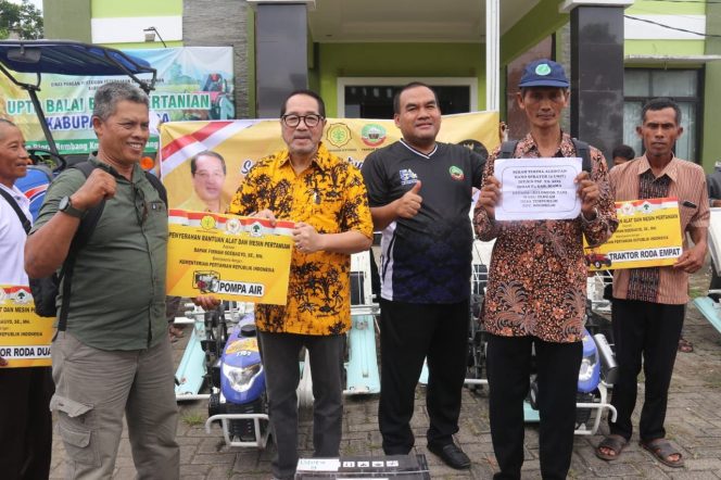 
					Ratusan Alsintan dari Kementan Diserahkan untuk Petani Blora, Dorong Produktivitas Pertanian Daerah