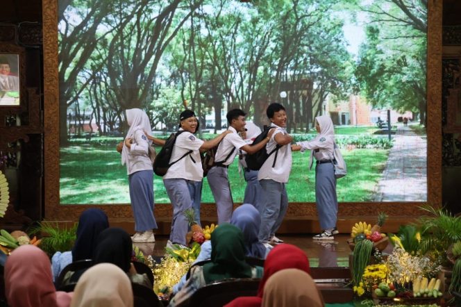 
					Drama Parodi Bullying Guncang Puncak Peringatan Hari Ibu ke-97 di Blora