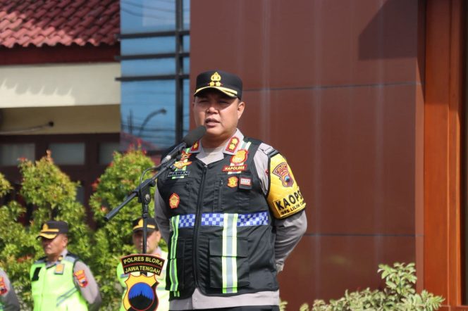 
					Polres Blora Gelar Apel Kesiapan Pengamanan Arus Balik Nataru dan Objek Wisata