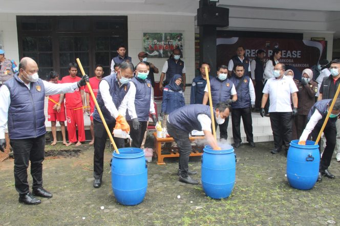 
					Polda Jateng Ungkap 318 Kasus Narkoba Awal 2026, 386 Tersangka Diamankan ‎