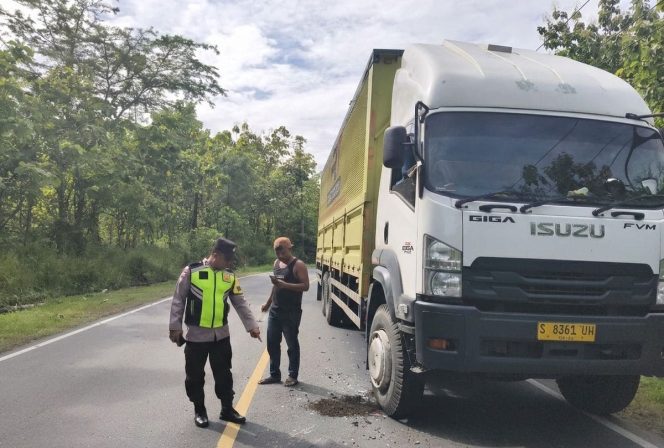 
					Kecelakaan Beruntun di Jalan Nasional Blora–Cepu, Tiga Orang Luka