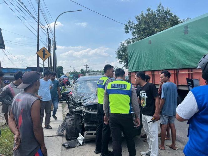 
					Tabrakan Beruntun di Jalan Blora–Cepu Libatkan Empat Kendaraan