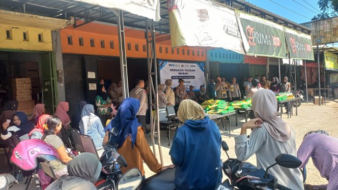 
					Polres Blora Gelar Gerakan Pangan Murah, Warga Serbu Beras dan Minyak Goreng Murah di Bulan Ramadan