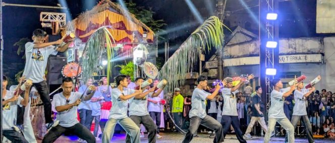 
					Diguyur Hujan, Festival Thong Thong Lek Rembang Tetap Meriah, Ribuan Warga Antusias