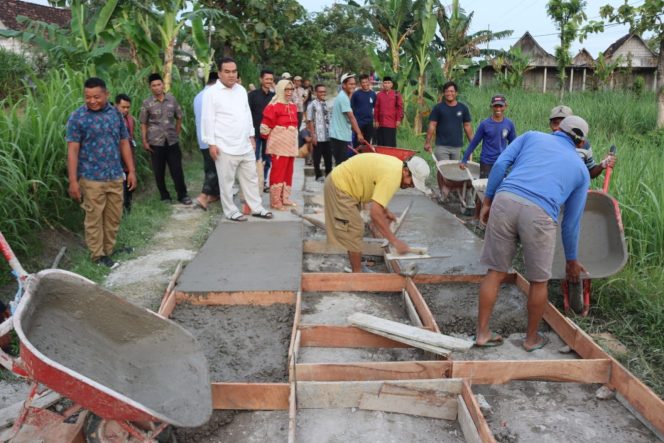 
					Viral di TikTok, Bupati Blora Tinjau Jalan Rusak di Nglebak dan Apresiasi Gotong Royong Warga ‎