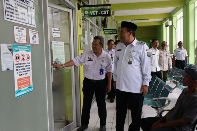 
					‎Hari Pertama Masuk Kerja, Bupati Blora Sidak Pelayanan Publik ‎