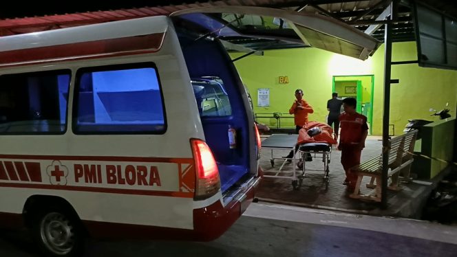 
					Perempuan Paruh Baya Ditemukan Meninggal di Sungai Blora, Diduga Karena Riwayat Penyakit