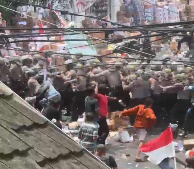 
					Polisi Bantah Kabar Korban Meninggal dalam Ricuh Demo Pati, 41 Orang Terluka