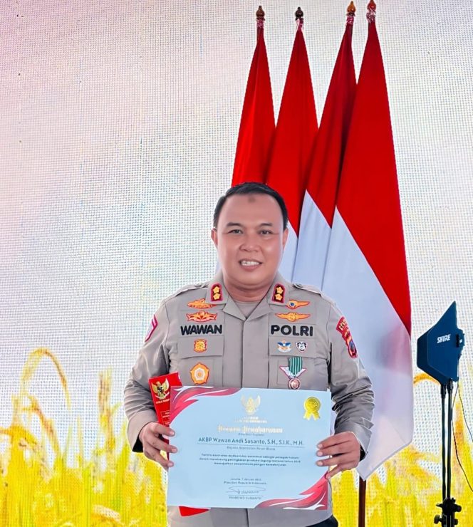 
					Kapolres Blora Terima Satyalancana Wira Karya dari Presiden Prabowo atas Dukungan Ketahanan Pangan Nasional