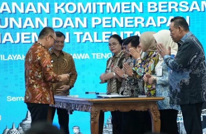 
					Bupati Grobogan Hadiri Penandatanganan Komitmen Manajemen Talenta ASN di Semarang