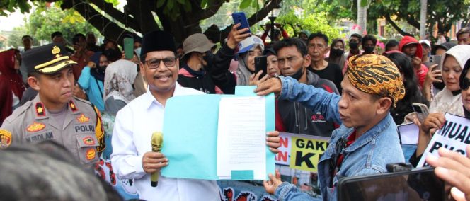 
					Pemkab Rembang Terima Aspirasi Warga Banyudono Terkait Dugaan Pencemaran Pabrik Pengolahan Ikan