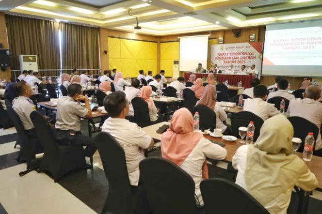 
					Sekda Grobogan Buka Rakor Pendapatan Daerah 2025, Dorong Digitalisasi untuk Perkuat PAD