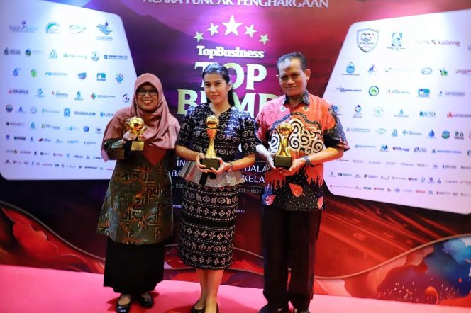 
					Kudus Raih Tiga Penghargaan di Top BUMD Awards 2026 ‎