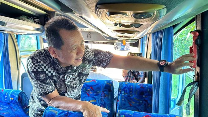 
					Pemkab Kudus Siapkan 14 Bus Mudik Gratis, Bupati Sam’ani Cek Langsung Kesiapan Armada ‎